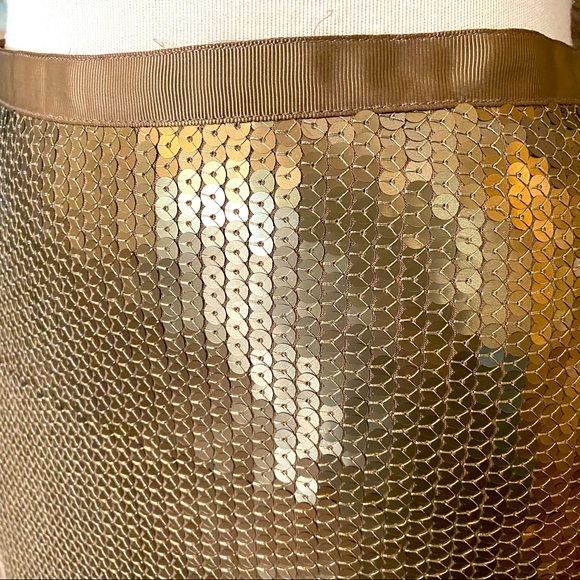 Beautiful Bedo brand sequin skirt. Pretty gold colour. - Picture 3 of 6